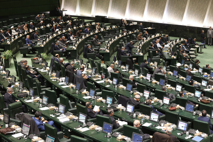 ارائه گزارش دستگاههای امنیتی از حوادث اخیر و طرح سوال از وزیر کشور