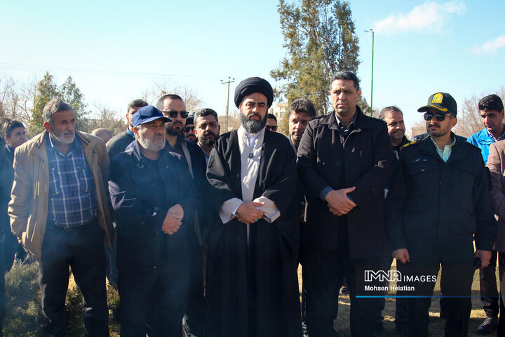 آیین رونمایی از یادمان شهدای اغتشاشات اخیر در منطقه 12 شهرداری اصفهان