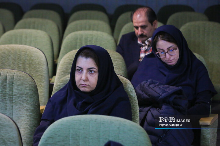 نشست کاربَست پروژه‌های پژوهشی شهرداری اصفهان