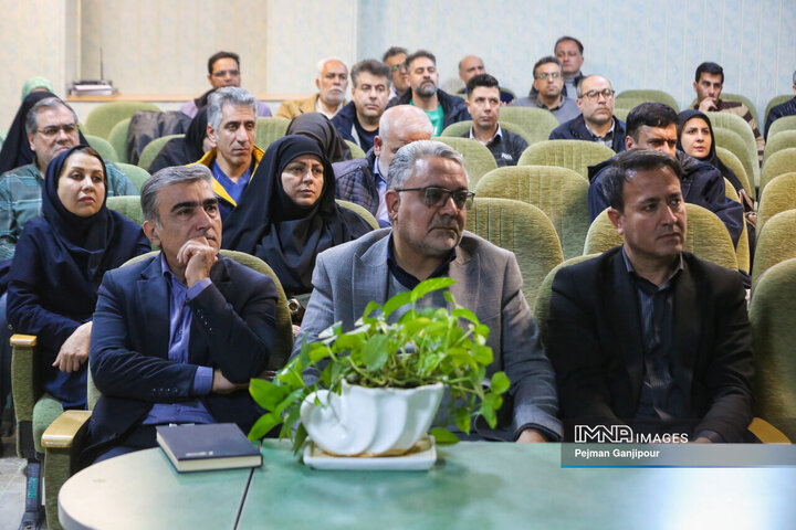 درخت انجیلی اکوسیستم را احیا می‌کند و در مقابل آلودگی هوا مقاوم است