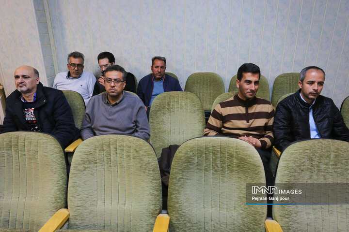 نشست کاربَست پروژه‌های پژوهشی شهرداری اصفهان