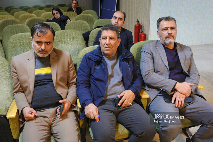 نشست کاربَست پروژه‌های پژوهشی شهرداری اصفهان