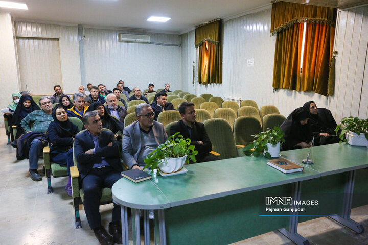 نشست کاربَست پروژه‌های پژوهشی شهرداری اصفهان