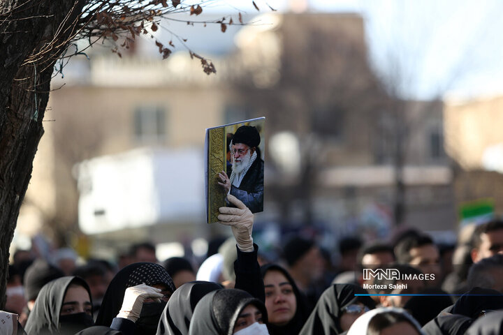 تشییع 7شهید مدافع امنیت در زرین شهر