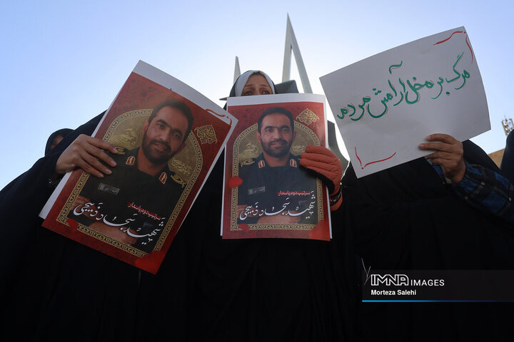 تشییع 7شهید مدافع امنیت در زرین شهر