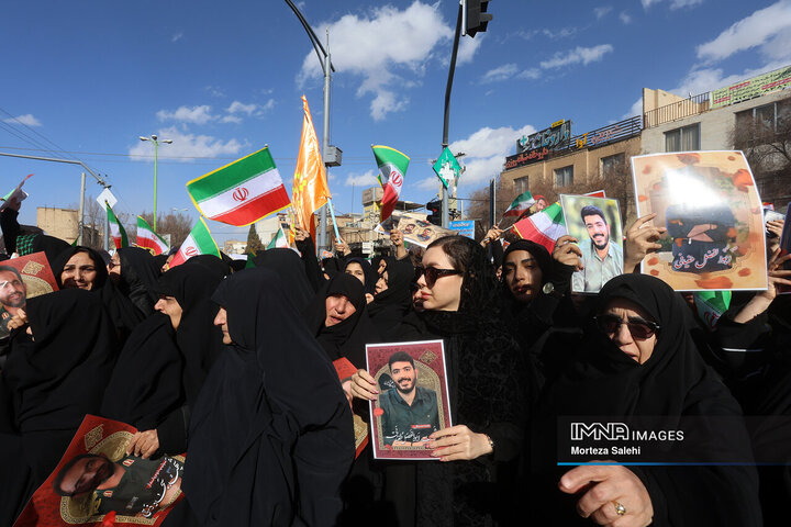 تشییع 7شهید مدافع امنیت در زرین شهر