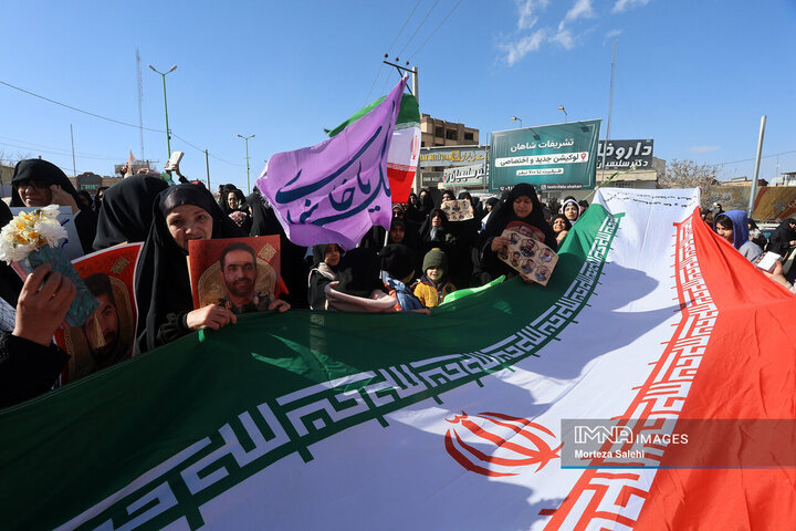 تشییع 7شهید مدافع امنیت در زرین شهر