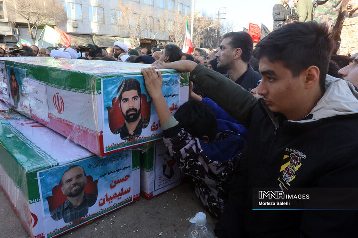 تشییع 7شهید مدافع امنیت در زرین شهر