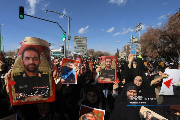 تشییع 7شهید مدافع امنیت در زرین شهر