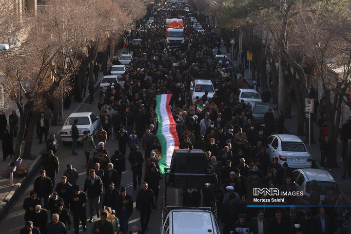 تشییع 7شهید مدافع امنیت در زرین شهر