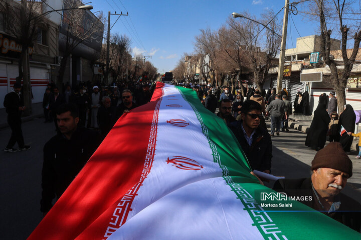 تشییع 7شهید مدافع امنیت در زرین شهر