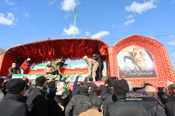 تشییع 7شهید مدافع امنیت در زرین شهر