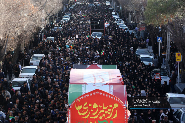 تشییع 7شهید مدافع امنیت در زرین شهر