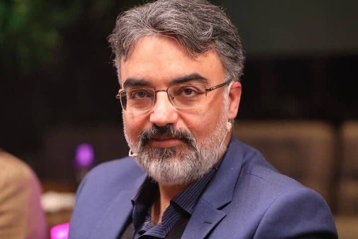 نویسندگان به عنوان افسران جنگ نرم کشور باید در برهه‌های حساس روایت اول را دست بگیرند