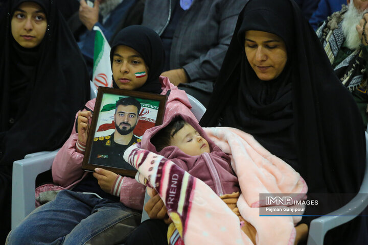 زن تاب شنیدن خبر را نداشت