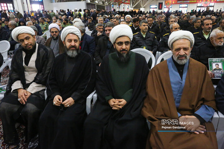 آیین بزرگداشت شهدای اغتشاشات اخیر در اصفهان