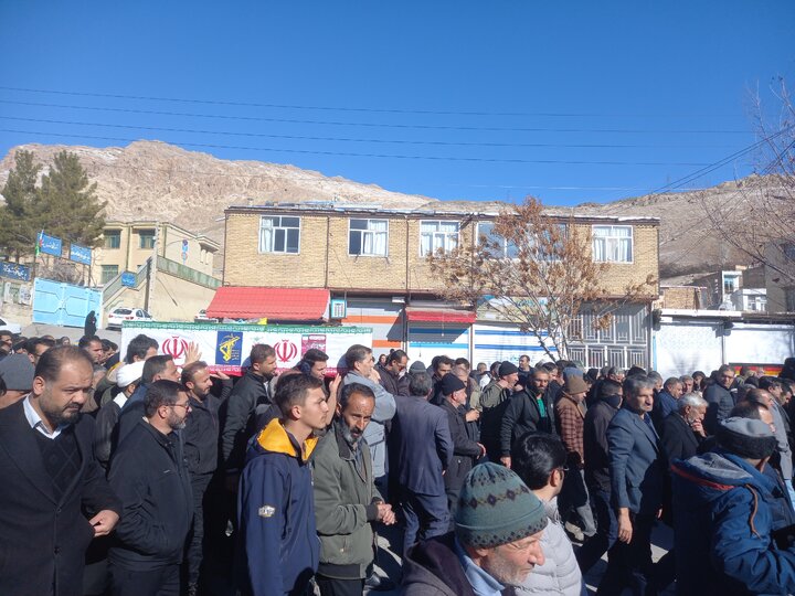 پیکر مطهر شهید مدافع امنیت «سجاد میرزایی» در سمیرم تشییع شد