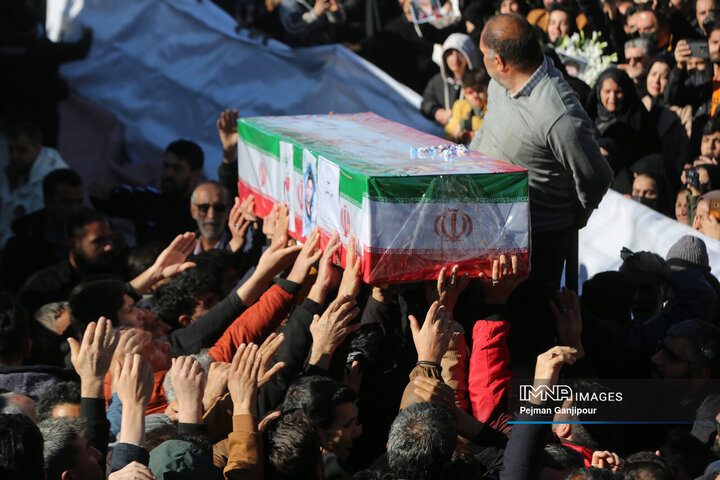 تشییع پیکر 7 شهید اغتشاشات اصفهان