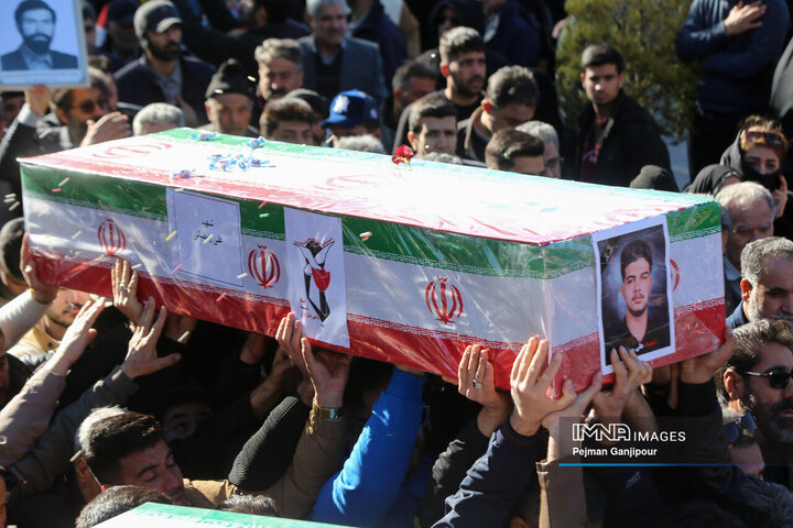 تشییع پیکر 7 شهید اغتشاشات اصفهان