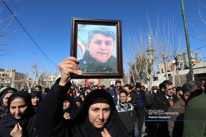 تشییع پیکر 7 شهید اغتشاشات اصفهان