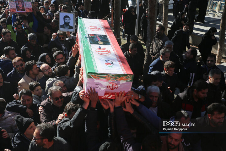 تشییع پیکر 7 شهید اغتشاشات اصفهان