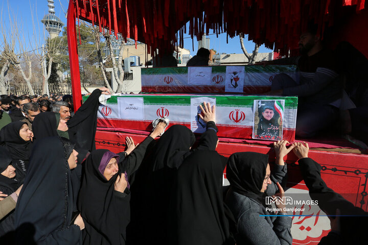 تشییع پیکر 7 شهید اغتشاشات اصفهان