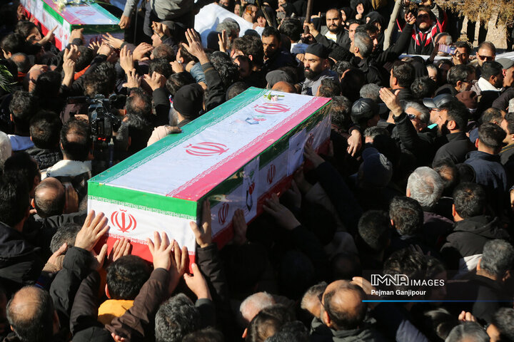 تشییع پیکر 7 شهید اغتشاشات اصفهان