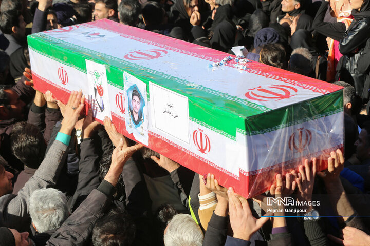 تشییع پیکر 7 شهید اغتشاشات اصفهان