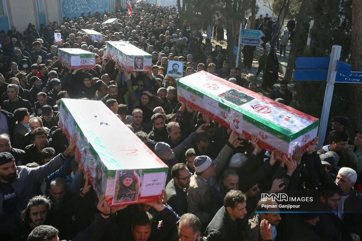 تشییع پیکر 7 شهید اغتشاشات اصفهان