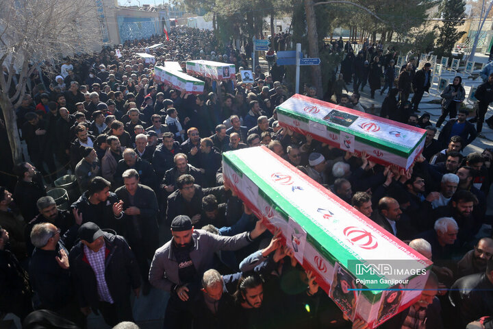 تشییع پیکر 7 شهید اغتشاشات اصفهان