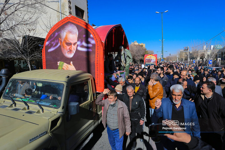 تشییع پیکر 7 شهید اغتشاشات اصفهان