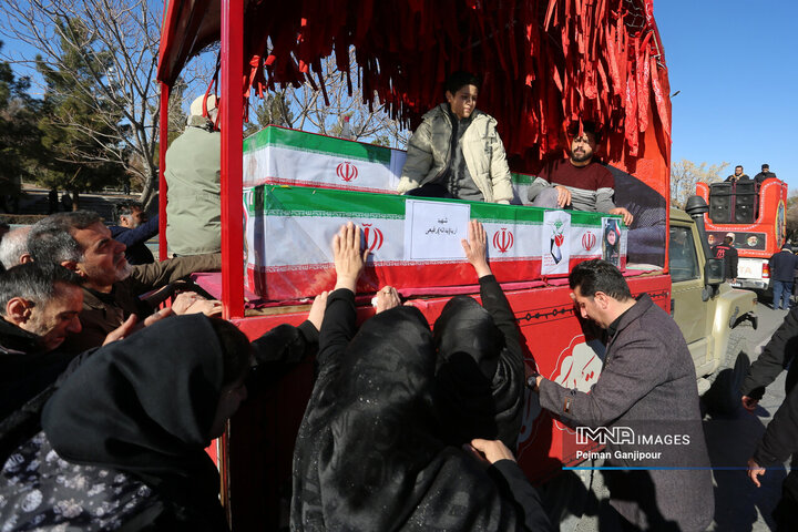 تشییع پیکر 7 شهید اغتشاشات اصفهان