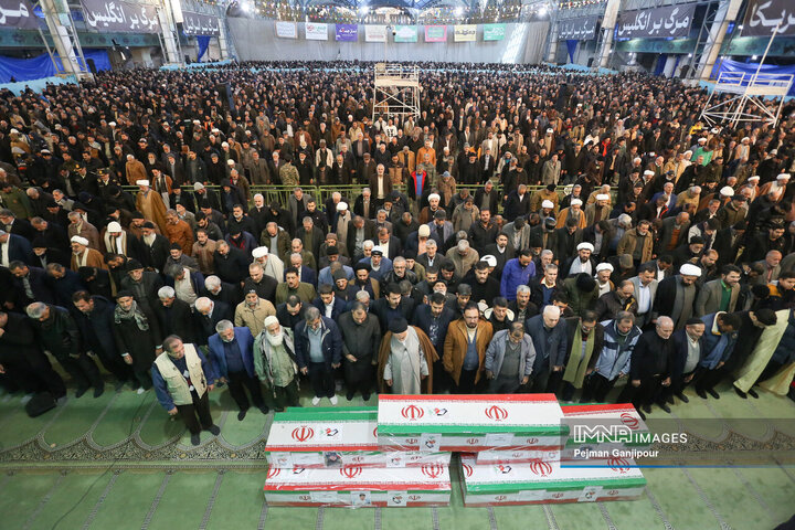 تشییع پیکر 7 شهید اغتشاشات اصفهان