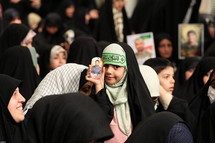 دیدار هزاران نفر از گروه‌های مختلف مردم با رهبر انقلاب