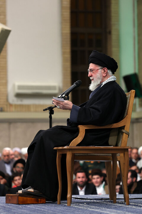 دیدار هزاران نفر از گروه‌های مختلف مردم با رهبر انقلاب