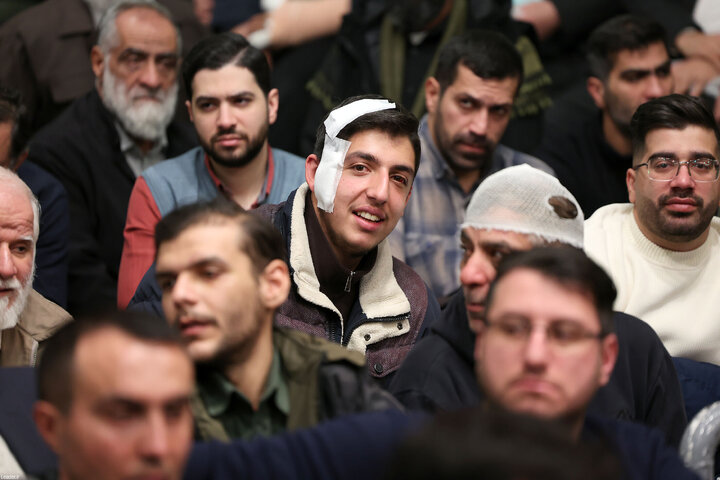 دیدار هزاران نفر از گروه‌های مختلف مردم با رهبر انقلاب