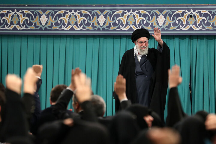 دیدار هزاران نفر از گروه‌های مختلف مردم با رهبر انقلاب