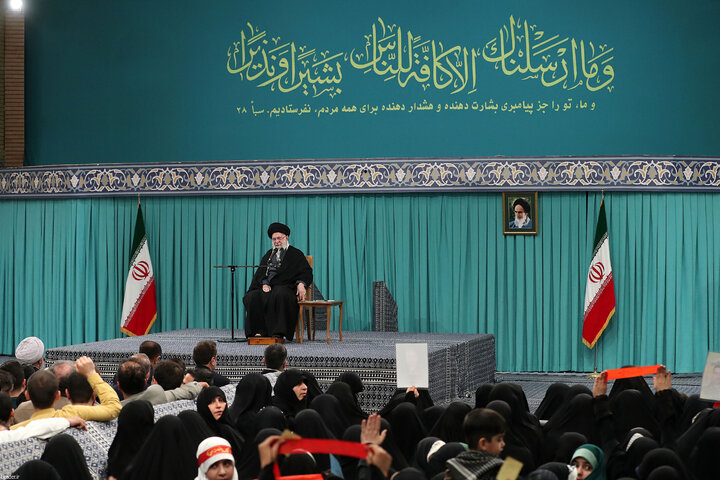 دیدار هزاران نفر از گروه‌های مختلف مردم با رهبر انقلاب