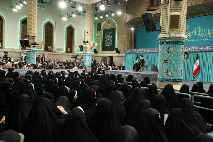 دیدار هزاران نفر از گروه‌های مختلف مردم با رهبر انقلاب