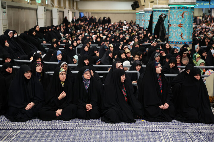 دیدار هزاران نفر از گروه‌های مختلف مردم با رهبر انقلاب