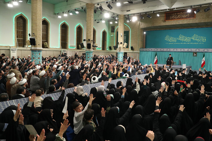 دیدار هزاران نفر از گروه‌های مختلف مردم با رهبر انقلاب