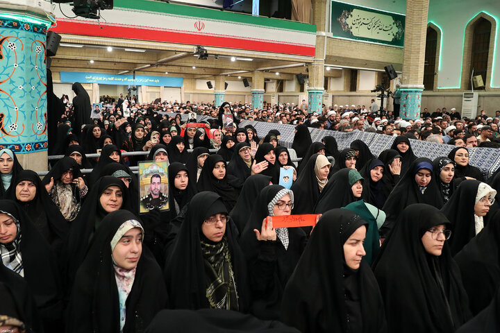 دیدار هزاران نفر از گروه‌های مختلف مردم با رهبر انقلاب