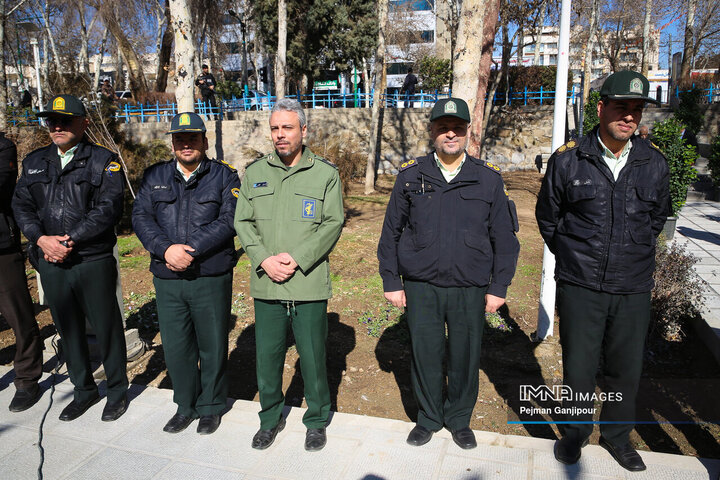 آیین رونمائی از یادمان شهدای گمنام در منطقه یک شهرداری اصفهان