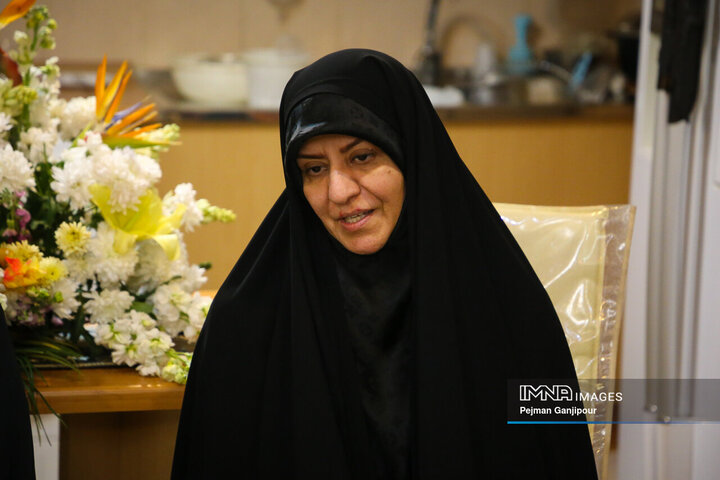 دیدار شهردار اصفهان با خانواده شهید مدافع امنیت «مصطفی علیخانی»