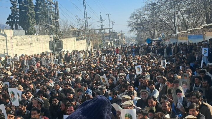 حمایت مردم پاکستان از ملت ایران و تجدید عهد با مقام معظم رهبری