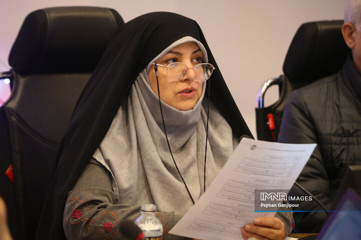 فرزانه کلاهدوزان، رئیس کمیسیون خانواده شورای شهر اصفهان