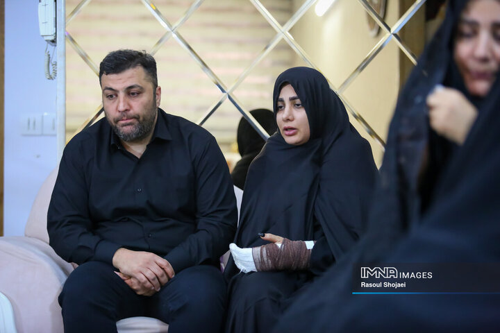 دیدار اعضای شورای شهر اصفهان با خانواده شهید ۸ ساله حوادث تروریستی اصفهان