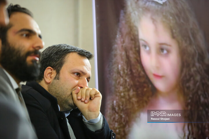 دیدار اعضای شورای شهر اصفهان با خانواده شهید ۸ ساله حوادث تروریستی اصفهان