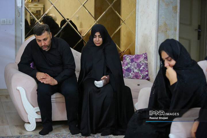 دیدار اعضای شورای شهر اصفهان با خانواده شهید ۸ ساله حوادث تروریستی اصفهان