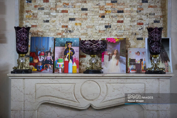 دیدار اعضای شورای شهر اصفهان با خانواده شهید ۸ ساله حوادث تروریستی اصفهان